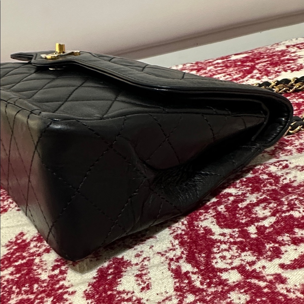 CHANEL Vintage 2-Toned CC Double Flap Bag Quilted Lamb Skin - Picture 8 of 16
